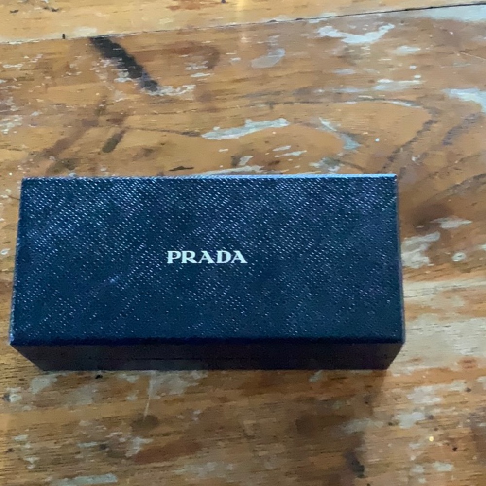 Prada sunglasses - Picture 9 of 9